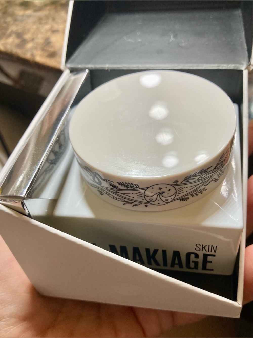 Il Makiage High Profile Skin: Anti-aging Form & Smooth Neck Treatment